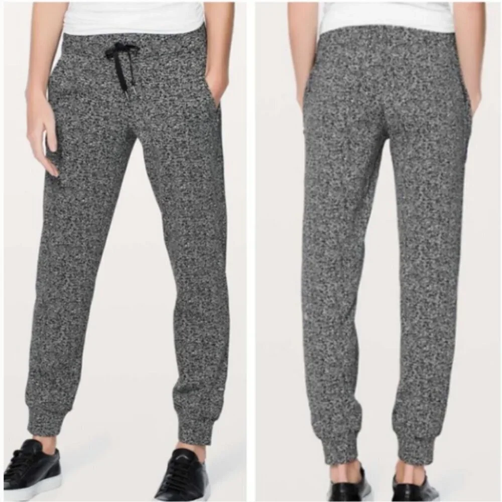 LULULEMON Ready to Rulu Pant 29
